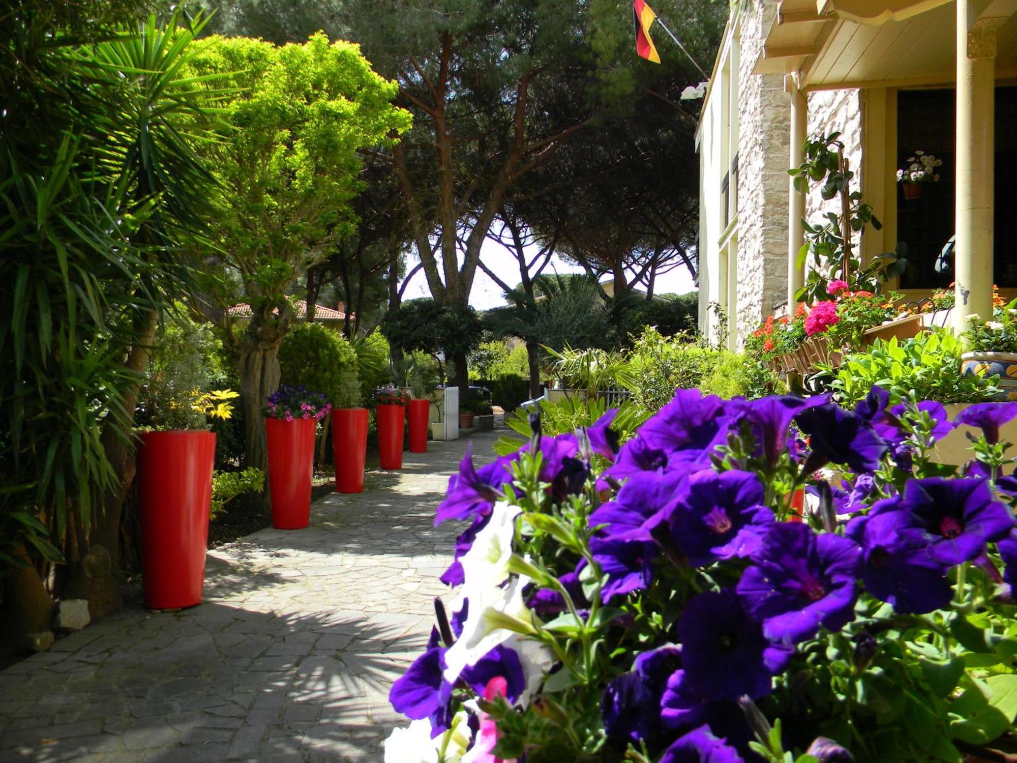 Hotel La Torraccia Tarquinia Bagian luar foto