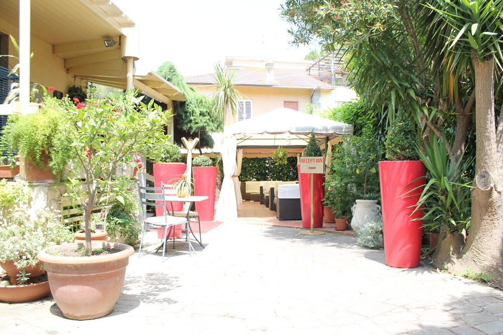 Hotel La Torraccia Tarquinia Bagian luar foto