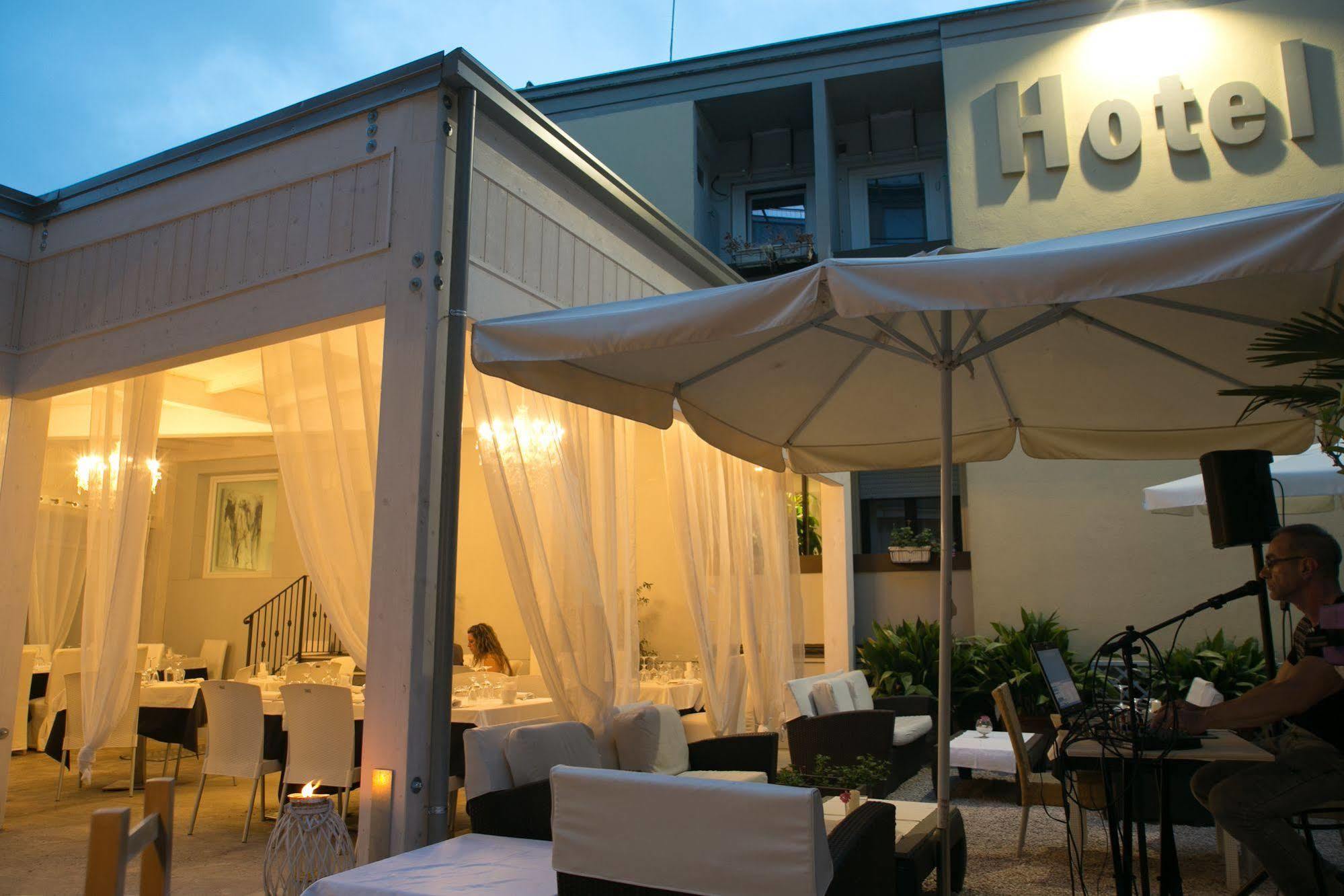 Hotel La Torraccia Tarquinia Bagian luar foto